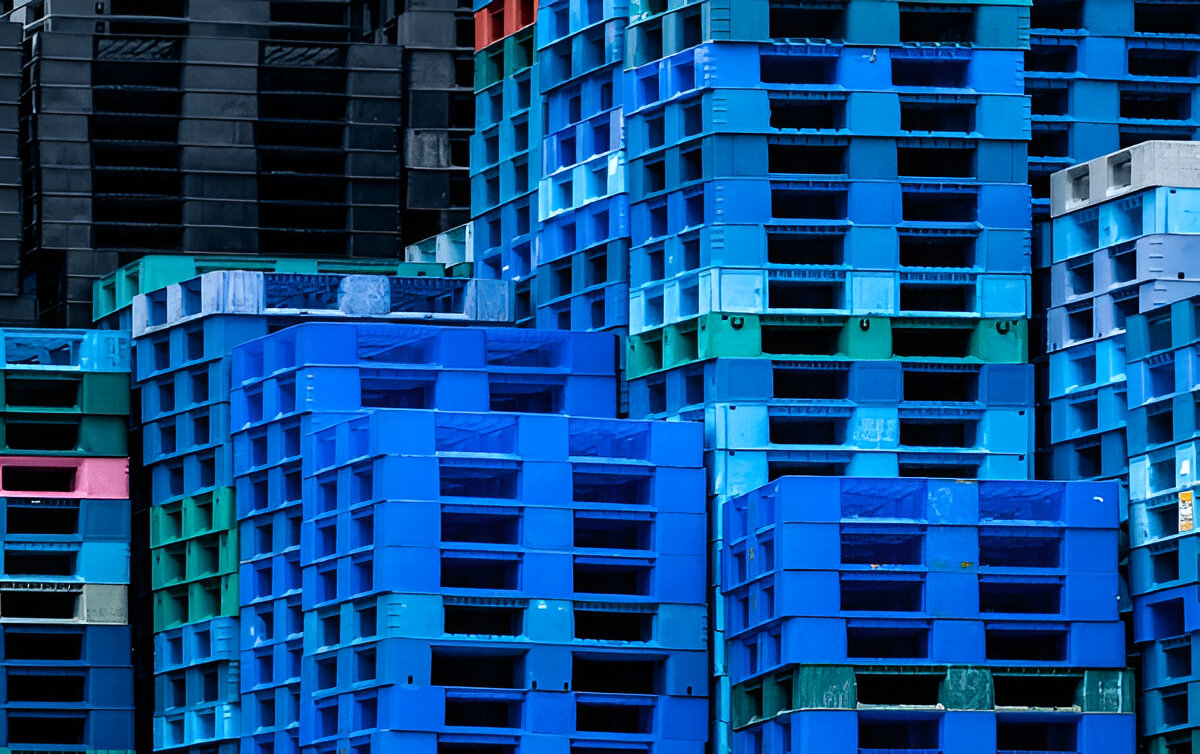 The Benefits of Plastic Pallets at Verdetrader for Efficient Storage and Transportation